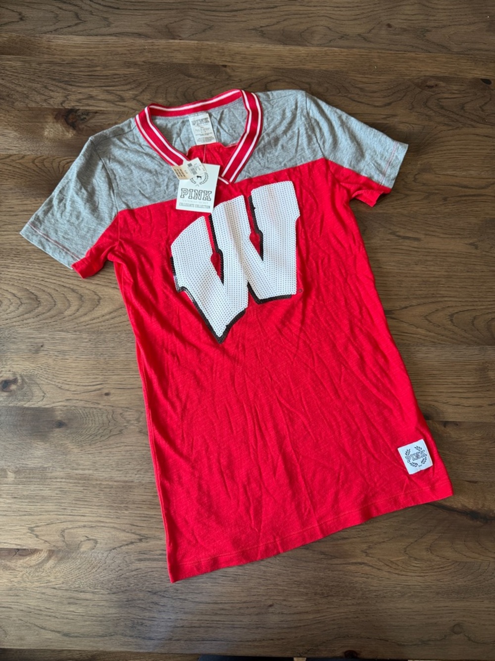 Pink Women's Small Wisconsin Badgers Short Sleeve T-shirt
